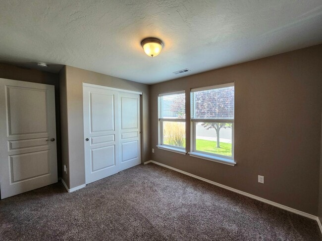 Building Photo - Beautiful One Level in the Reserve At Clea...
