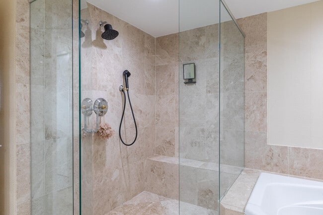 Building Photo - 20201 E Country Club Dr