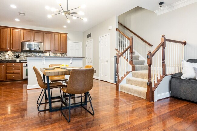 Building Photo - 20657 Sibbald Sq