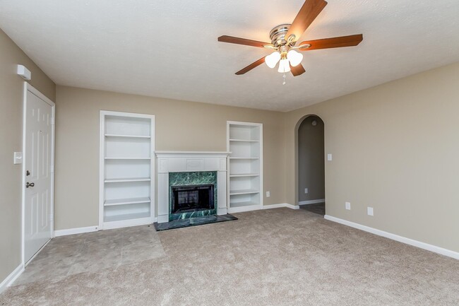 Building Photo - 103 Harbour Lake Dr