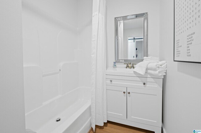 Building Photo - 346 Bridgeview Rd