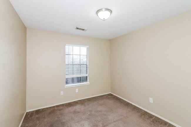 Building Photo - 6618 Sutton Meadows Dr