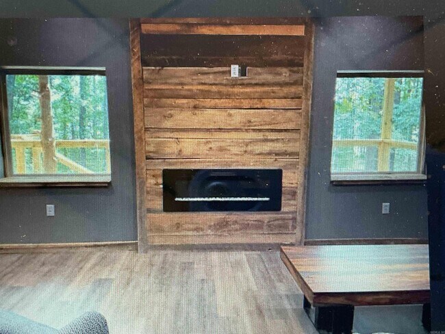 Building Photo - 2920 Silver Rdg