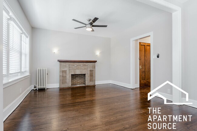 Building Photo - 1606 W Berwyn Ave