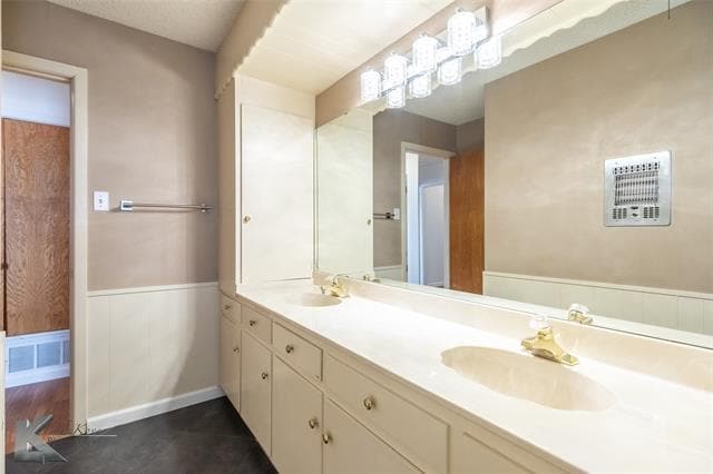 Building Photo - 3642 Hi-Vu Dr