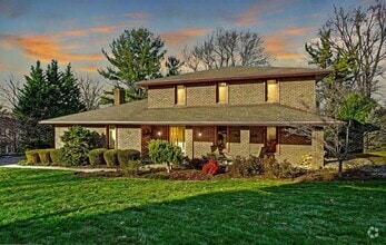 Building Photo - Fabulous 4 bedroom! York Suburban school d...