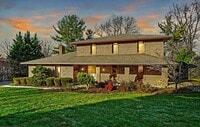 Building Photo - Fabulous 4 bedroom! York Suburban school d...