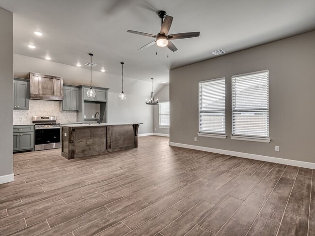 Building Photo - Brand New Home Availabe Now In Moore! $500...