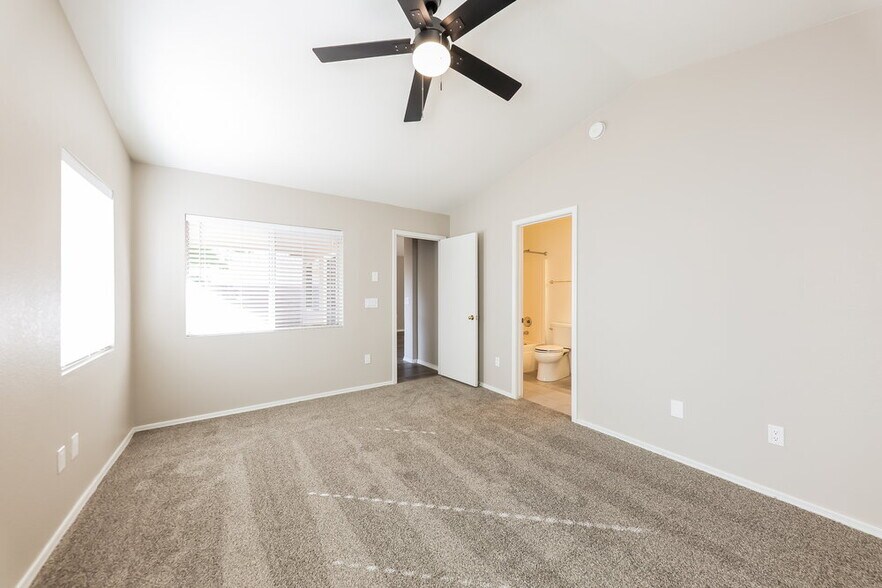 Building Photo - 427 N Payton