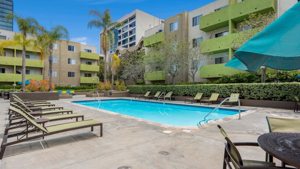 Swimming Pool - Hampshire Place