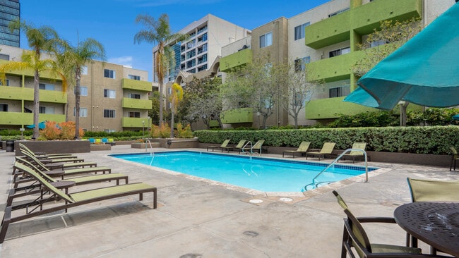 Building Photo - Hampshire Place