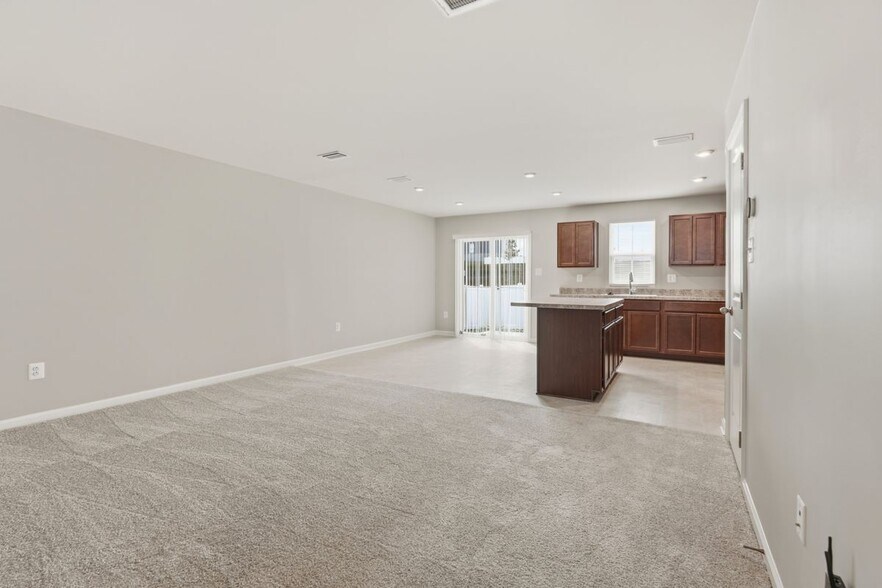 Building Photo - 64 Dripping Spring Dr