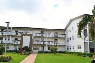 Building Photo - 467 Mansfield L