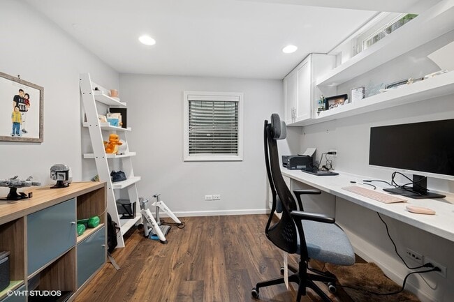 Building Photo - 1208 Parliament Ct