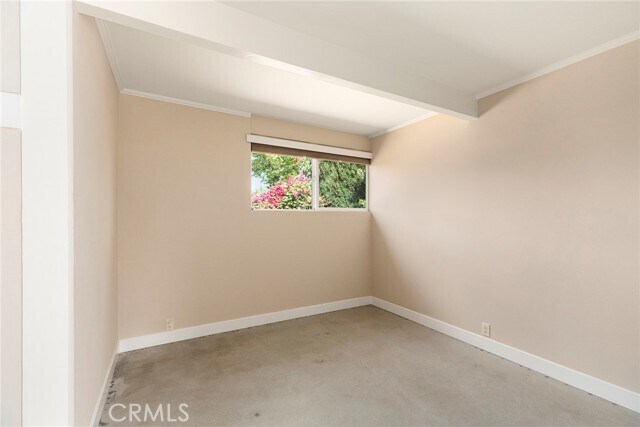 Building Photo - 840 E Palmdale Ave