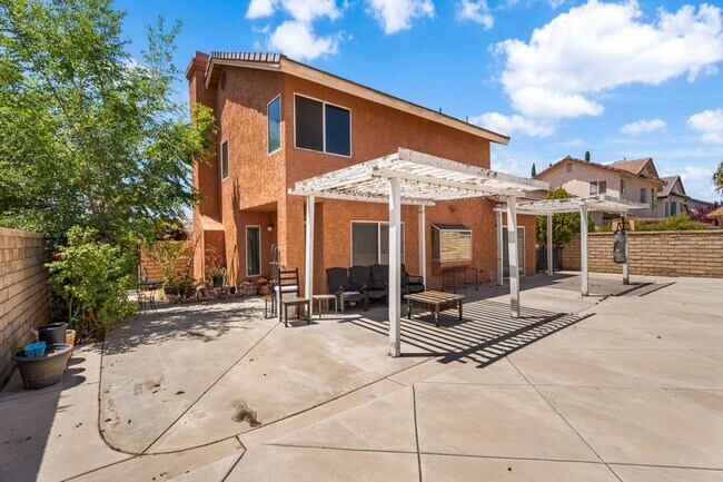 Building Photo - 45322 Pickford Ave