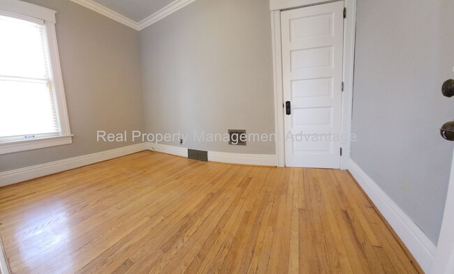 Building Photo - 4 Bedrooms, Endless Charm and Steps from D...