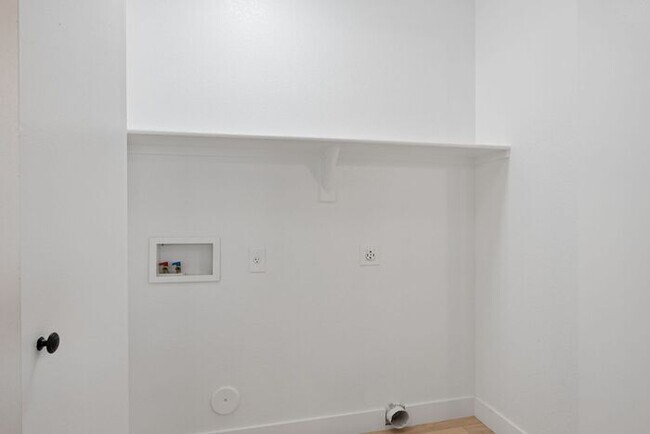 Building Photo - 40130 N Costa Del Sol Dr