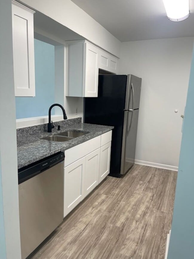 Building Photo - FOR RENT VIRGINIA BEACH