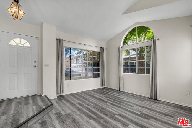 Building Photo - 13505 Sutter Ct
