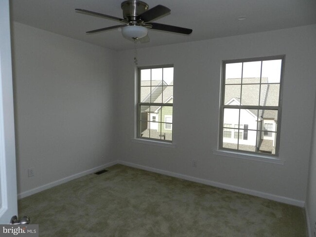 Building Photo - 27 Eagle Ln