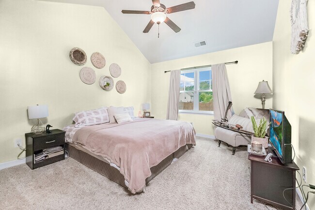 Building Photo - 425 Sea Buoy Ln