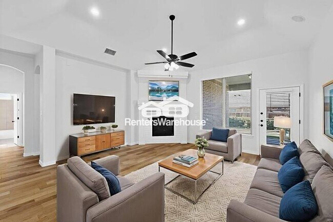 Building Photo - MOVE IN READY - 4BED/3BATH - LITTLE ELM, T...