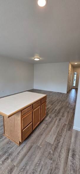 Building Photo - 18549 SW Takena Ct
