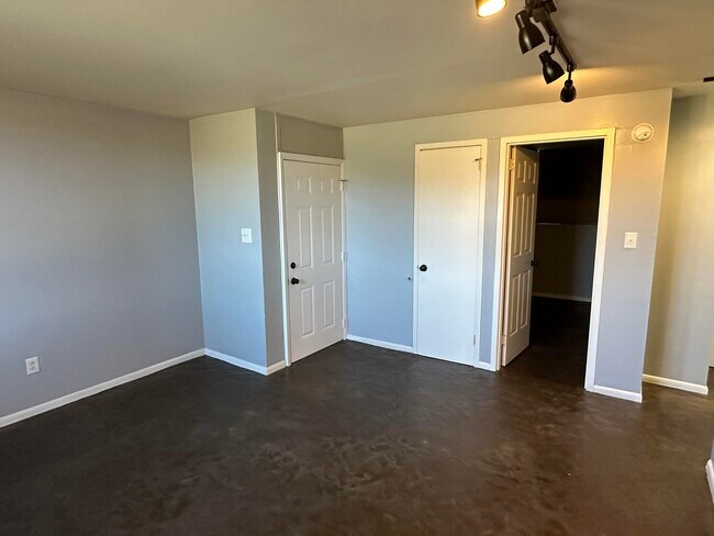 Building Photo - 705 Wilkinson Blvd