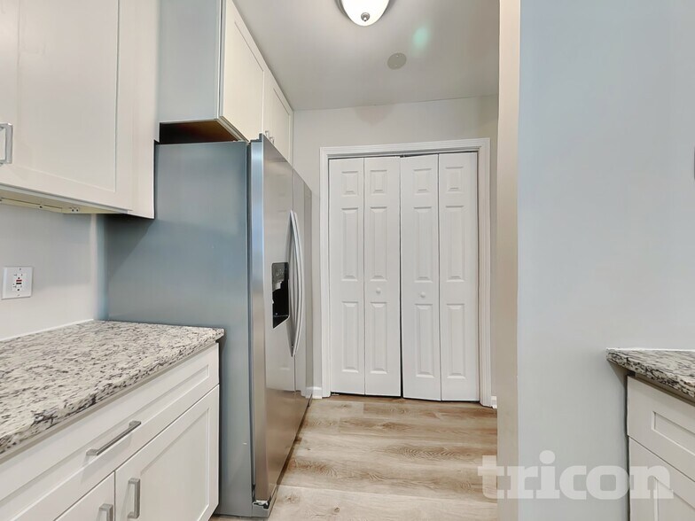 Building Photo - 219 Arlington Ct