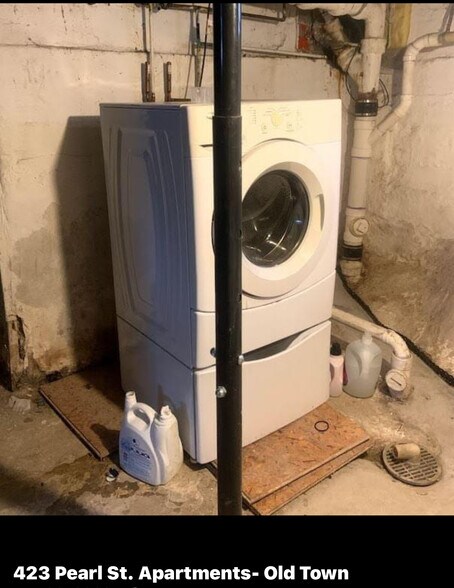 Washing machine - 423 Pearl St