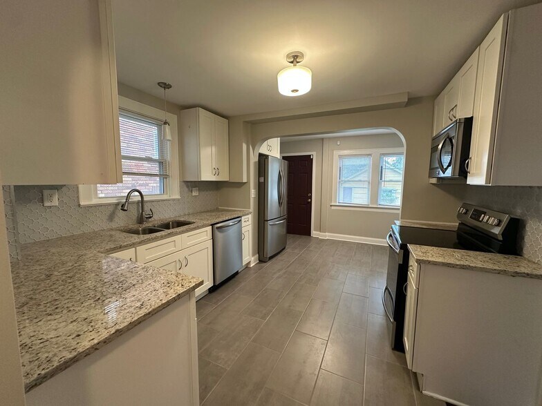 Building Photo - 1288 Linwood Ave