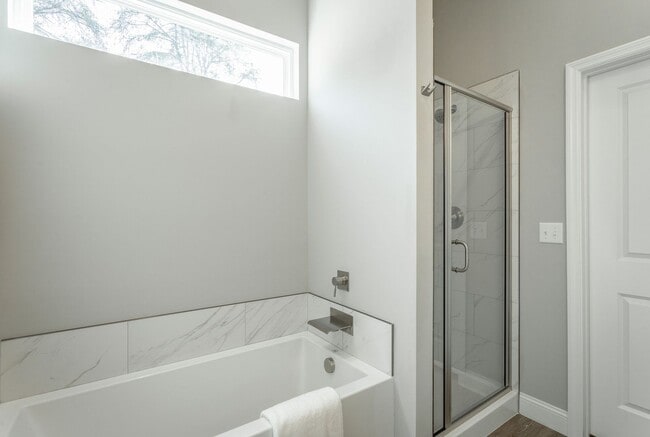 Building Photo - Brand New 4 Bedroom 3.5 Bath