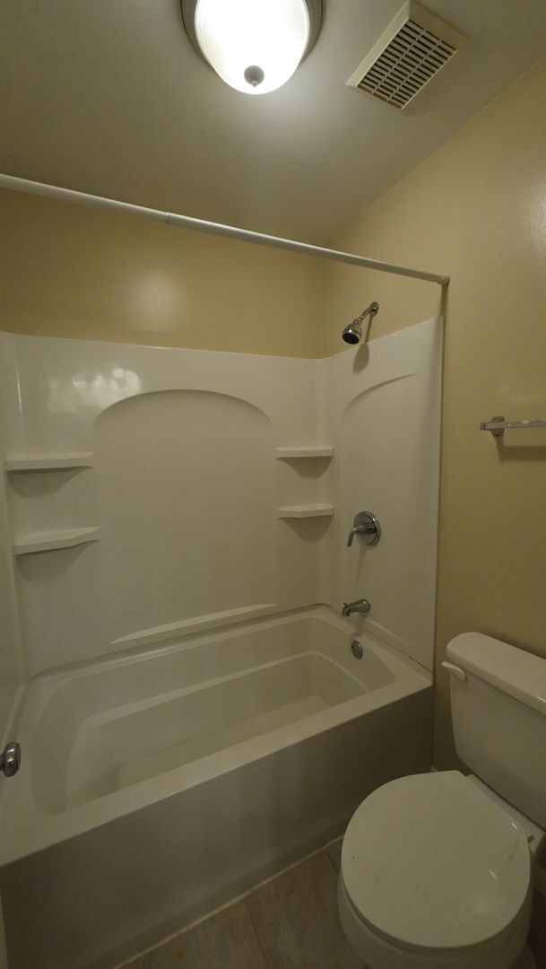 Building Photo - 1/1.5 Townhome in Springhill Place
