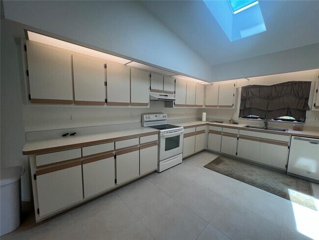 Building Photo - 21212 Burkhart Dr