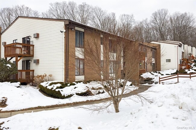 Building Photo - 3 Hook Rd