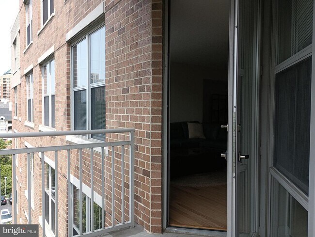 Building Photo - 11800 Sunset Hills Rd