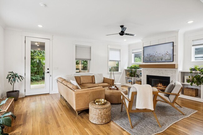 Building Photo - Great East Nashville house-close to 5 Poin...
