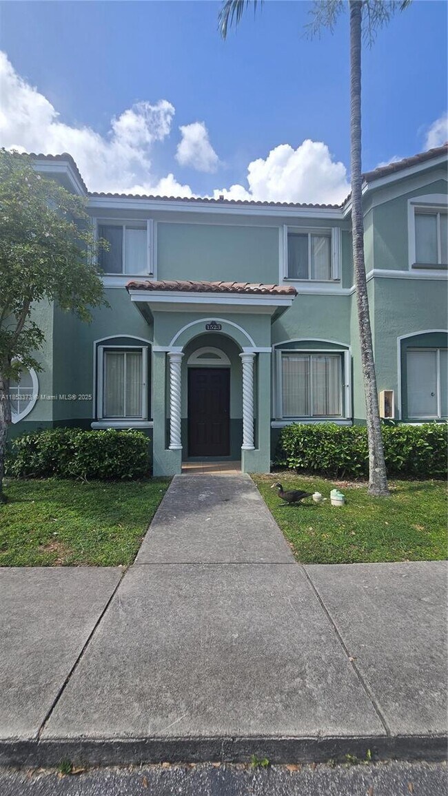 Primary Photo - 1523 SE 24th Ct