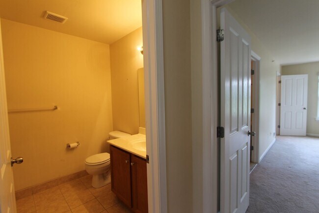 Building Photo - 316 Ross Ct