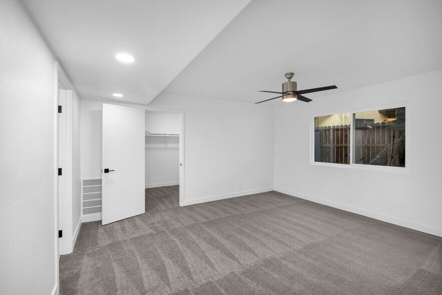 large master bedroom - 34582 Calle Rosita