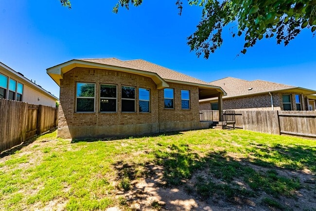 Building Photo - Charming Cedar Park Retreat: 3-Bedroom Home with Versatile Features and Community Amenities