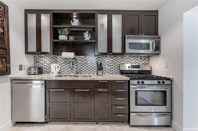 Building Photo - 1622 Mayo St