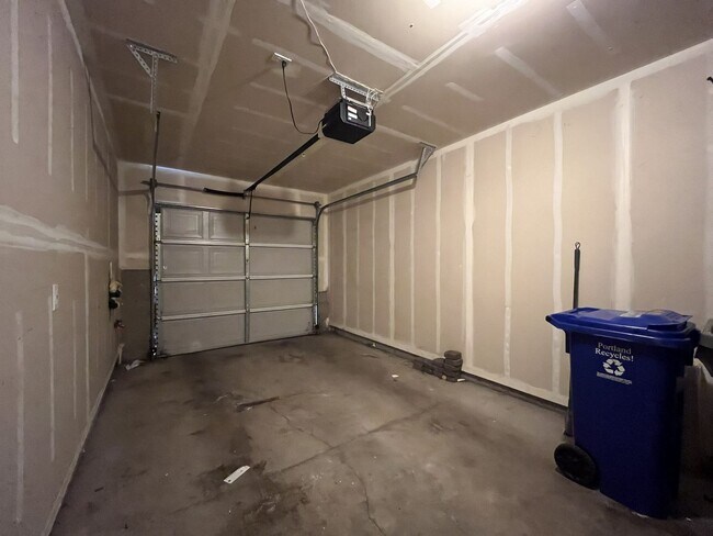 Building Photo - 2677 NW Preston Ct