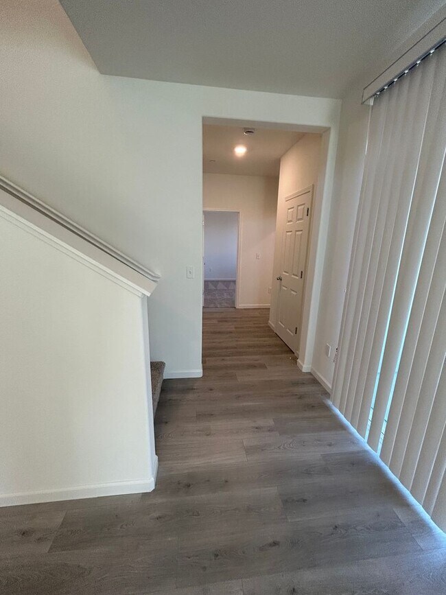 Building Photo - Beautiful Newer 4 Bedroom Home in Aspen-Sequoia Trails with Solar!