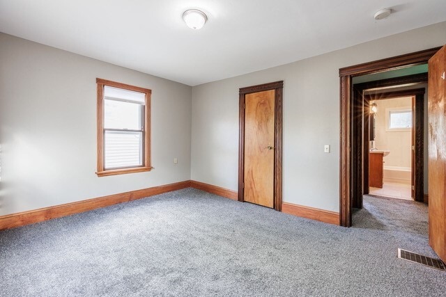 Building Photo - 12 Benton St