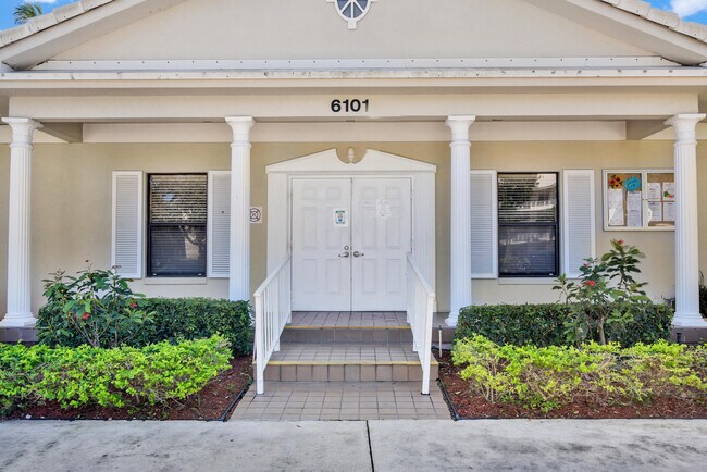 Building Photo - 6073 Balboa Cir