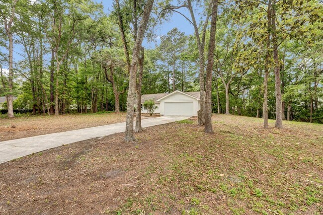 Building Photo - Beautifully Renovated 3 bed/2.5 bath in Ri...