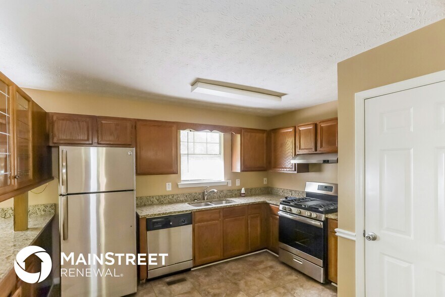 Building Photo - 595 Deering Dr