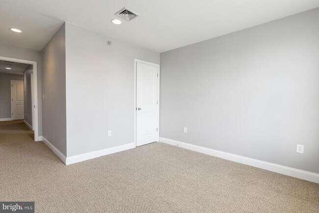 Building Photo - 1940 N Gratz St